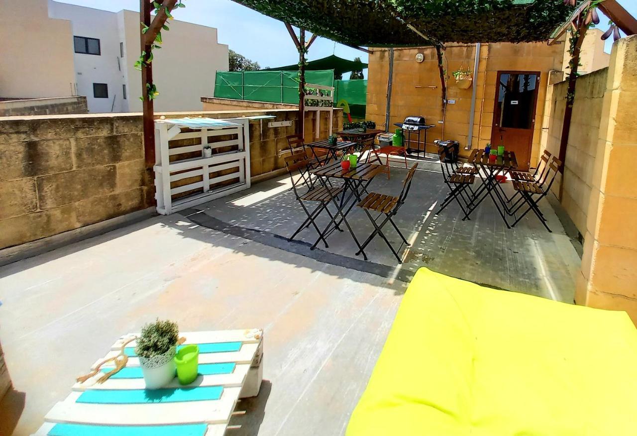 Laringa Holiday Bed&Breakfast Għajnsielem Eksteriør billede